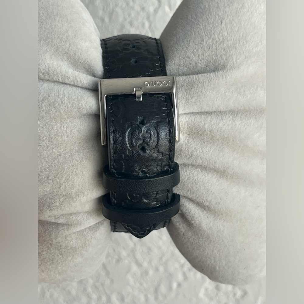 Gucci Men's 126.4 YA1264031 G-Timeless GG Black Leather Watch - Picture 8 of 16
